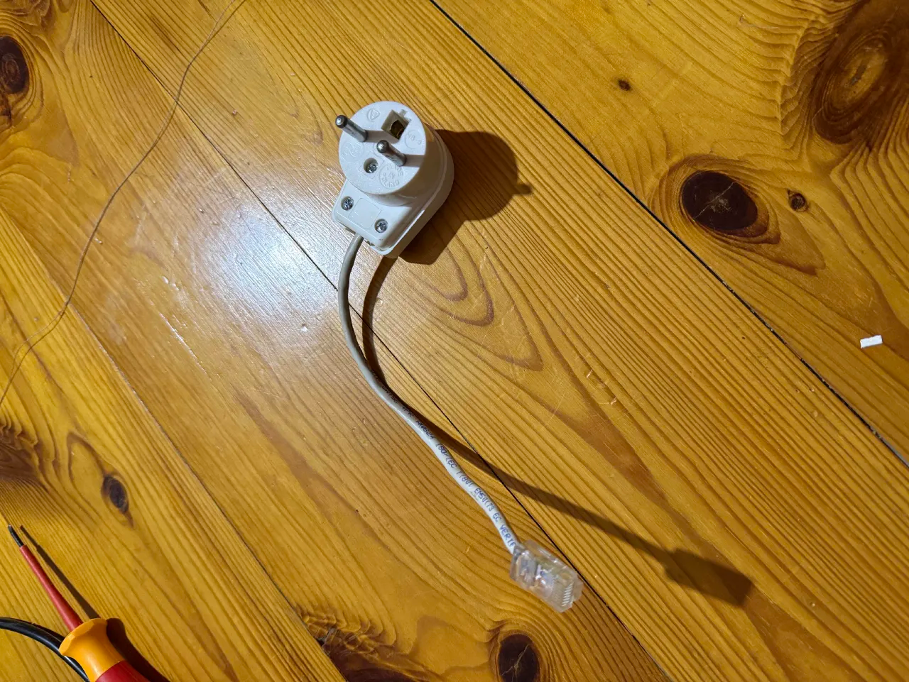 Kabel sieciowy z wtyczką zasilającą, nasza koncepcja pełnego PoE